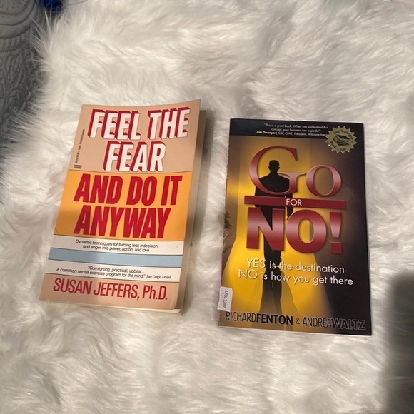 2 book bundle personal and business motivational information books - Picture 1 of 3